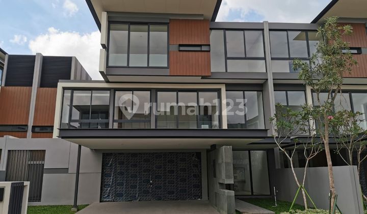 Rumah 3 Lantai Baru Hadap Utara di Navapark Rumah 3 Lantai Baru Hadap Utara di Navapark