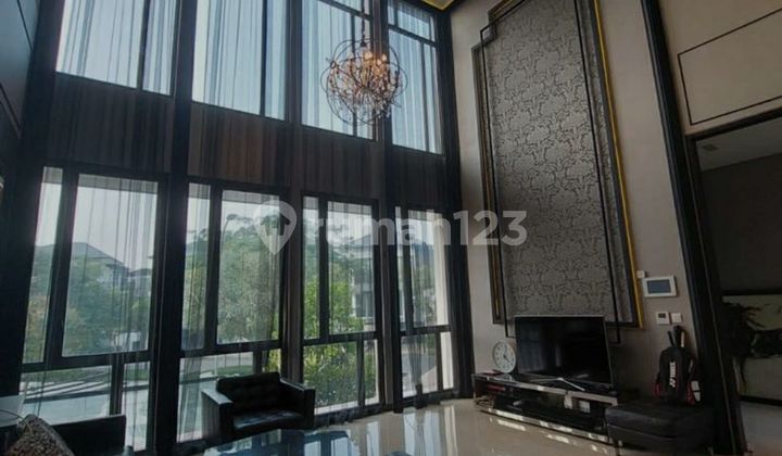 Dijual Rugi Rumah Show Unit 3 Lantai SHM Bagus di Navapark 2