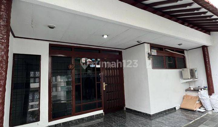 Rumah 2 Lantai Sudah Renovasi di Tebet Barat, Jakarta Selatan dewi006  2