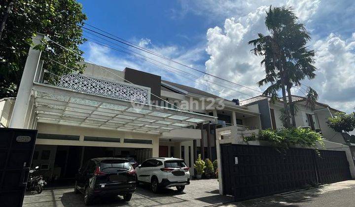 Dijual Rumah Mewah 2 Lantai Siap Huni Dan Semi Furnished di Kemang Utara 2