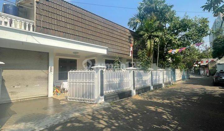 Dijual rumah nyaman di kawasan Mampang Prapatan, Jakarta Selatan 1