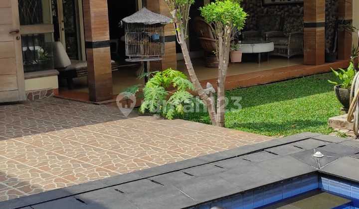 Dijual Rumah dengan Kolam Renang di Jati Padang Pejaten Pasming Hadap Timur