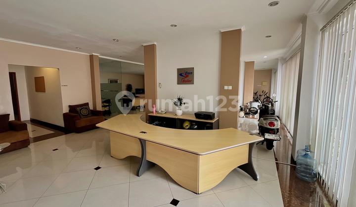 3-Storey Shophouse in Citra Grand Cibubur Ready to Use for Office or Business 2