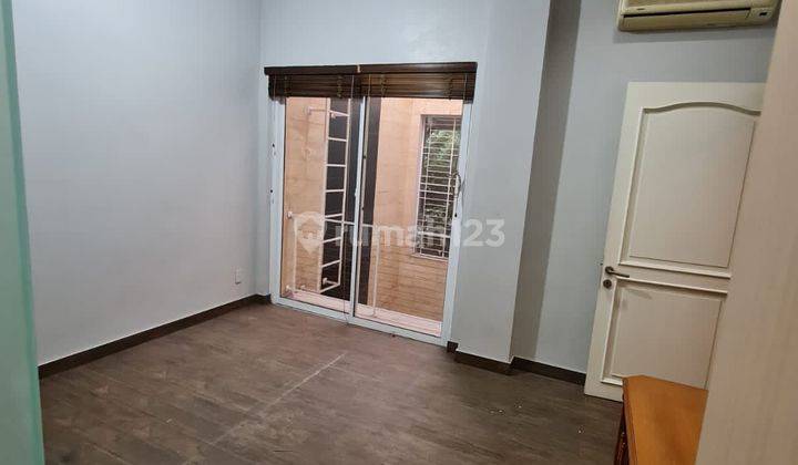 Dijual Disewakan Rumah Hoek 2 lT Di Grisenda 21