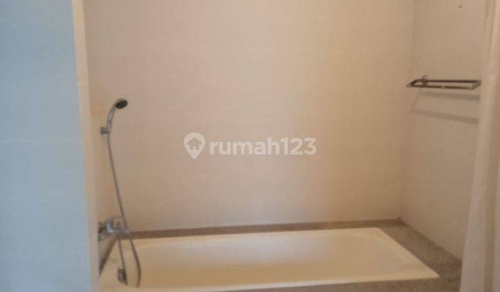 Villa 3 bedrooms available to rent in Kerobokan Semer 4