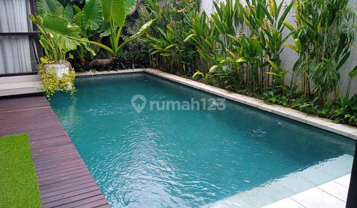 Villa 3 bedrooms available to rent in Kerobokan Semer 1