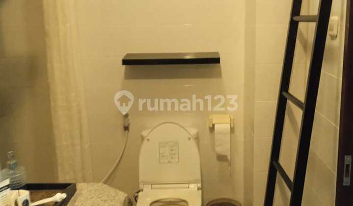 Villa 3 bedrooms available to rent in Kerobokan Semer 5