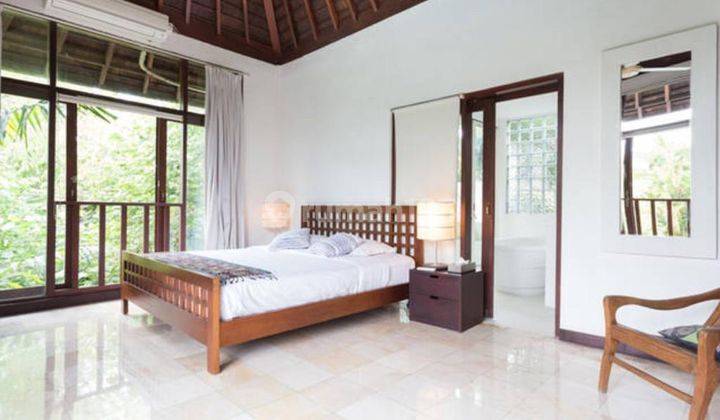 Villa 3bedrooms With Big Pool And Big garden Location In Berawa Canggu 10