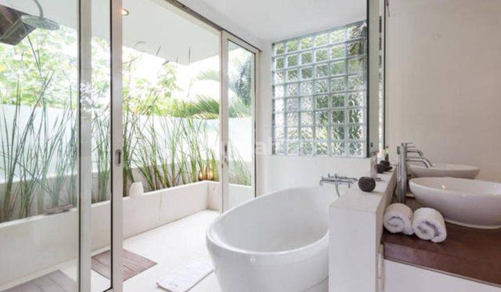 Villa 3bedrooms With Big Pool And Big garden Location In Berawa Canggu 11