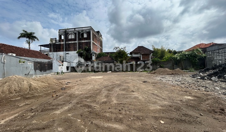 Premium Land Near the Beach Located in Oberoi Seminyak Premium Land Near the Beach Located in Oberoi Seminyak