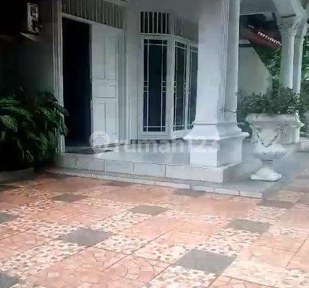 Dijual Rumah Besar Luas Tanah 700 Meter SHM Bintaro 1