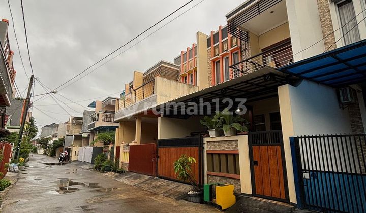 Selling a house in Griya Bintara Indah housing complex, Bintara Barat, West Bekasi 2