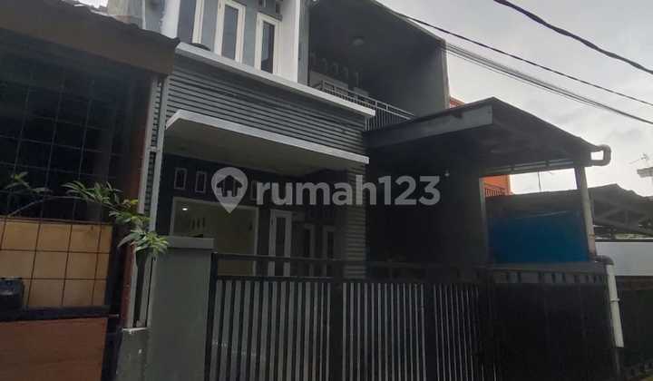 Dijual Rumah baru renov di Jagakarsa, Cipedak, Jakarta Selatan Dijual Rumah baru renov di Jagakarsa, Cipedak, Jakarta Selatan