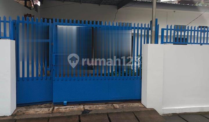 For sale, ready-to-occupy house in Taman Meruya Ilir, Kembangan, North Meruya, West Jakarta 2