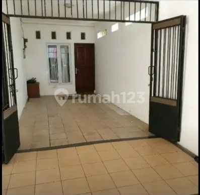 Dijual B U rumah siap huni di Cireundeu, Ciputat Timur, Tangerang Selatan, Banten 