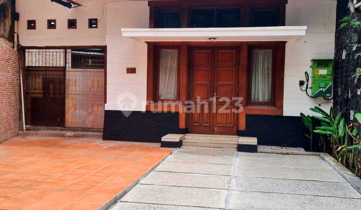 Disewakan Rumah Cocok untuk Usaha di Sayap Riau 1