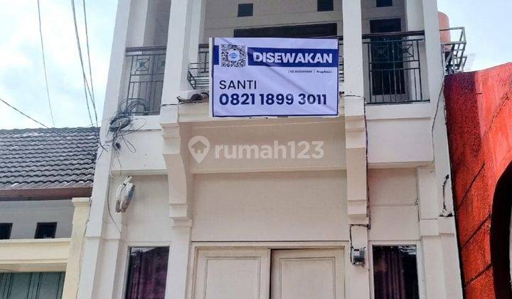 Disewa Rumah 2 Lantai di Sayap Jalan Riau Bandung 1