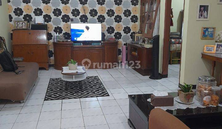 Rumah 2 Lantai Terawat di Komplek di Antapani 2