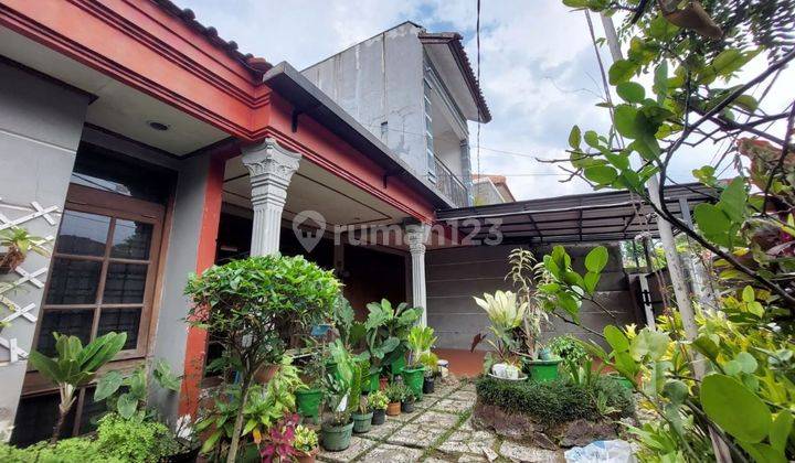 Rumah 2 Lantai Asri Bagus di Daerah Turangga 1