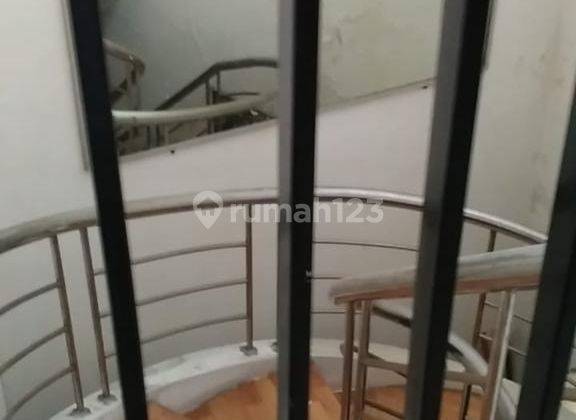 Jual rumah toko 2 lantai di Kopo 2