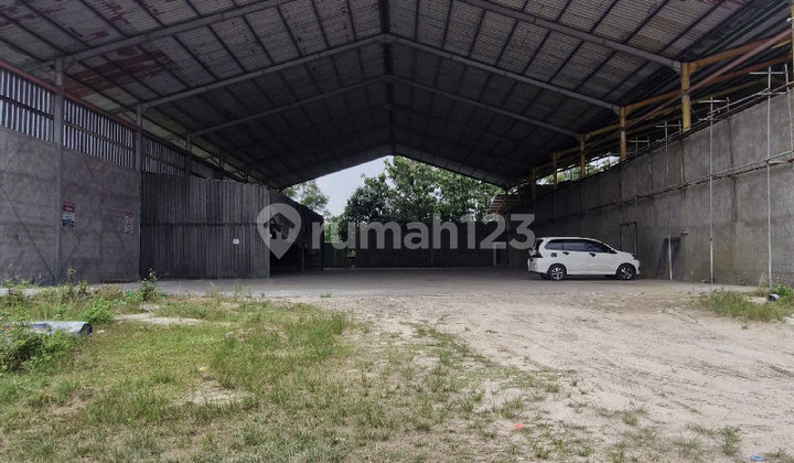 Warehouse and Office in Cilegon Near the Port