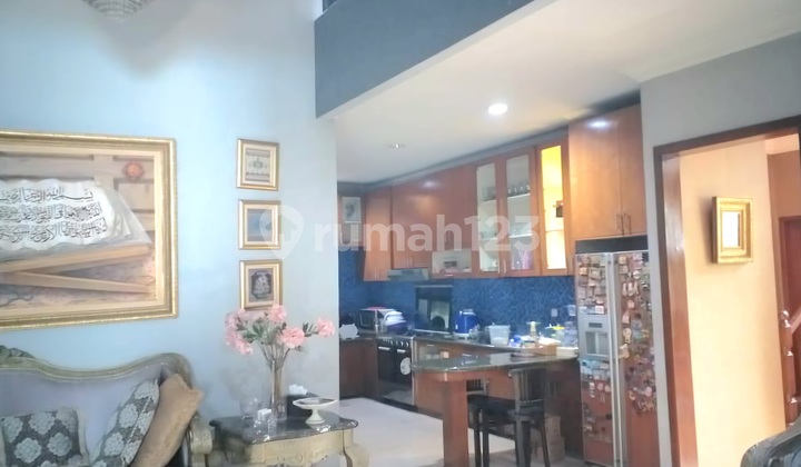 Rumah 2 Lantai Dengan Kolam Renang Di Puspita Loka Bsd  2