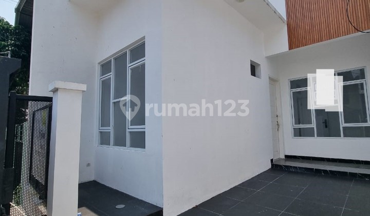 New & Good House for Sale in Harapan Indah - Price 600 Million