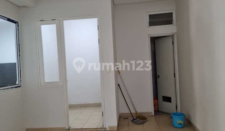 Disewakan Rumah Bagus, Baru Selesai Renov, Siap Huni Cluster Acacia Sumarecon Bekasi 8