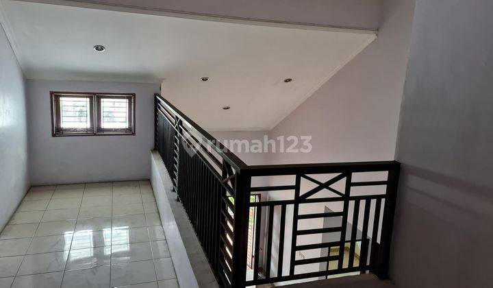 Disewakan Rumah di Aralia2 Tingkat Harapan Indah Bekasi 2