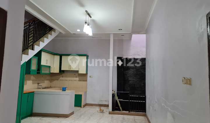 Disewakan Rumah di Aralia2 Tingkat Harapan Indah Bekasi 5