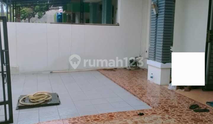 Disewakan Rumah 2 Lantai Di Aralia - Rapih, Bersih, Baru Renovasi 2
