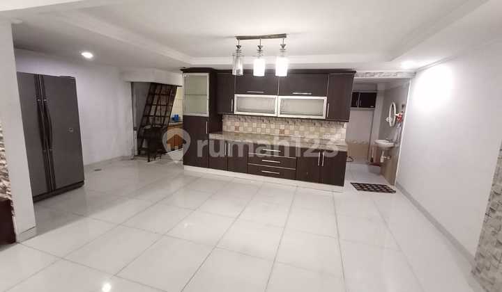 Disewakan Semi Furnish Rumah Siap Huni - Kelapa Gading Utara Disewakan Semi Furnish Rumah Siap Huni - Kelapa Gading Utara