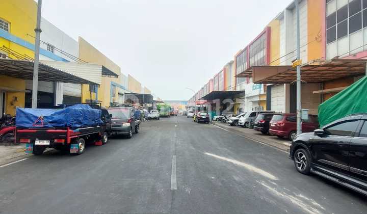 Dijual 2 LT Gudang Bizzparak Pluss Office Startegis Muatan Container di Cakung 