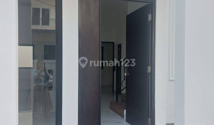 Di Jual Rumah Bagus 2 Lantai Bangunan Baru di Bulevard Hijau Harapan Indah ,bekasi 2