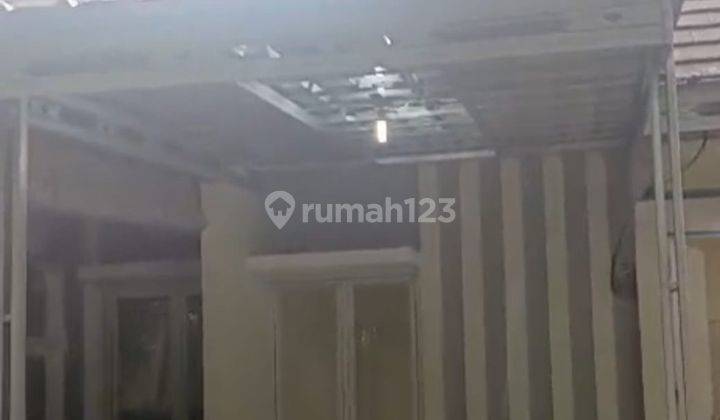 Disewakan Rumah Bagus siap huni Baru selesai dicat. Rapih. Mutiara Gading City Bekasi 1