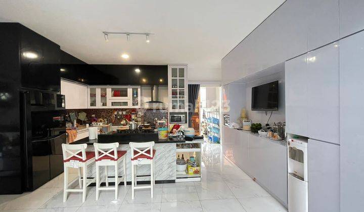 Rumah Arcamanik Minimalis Modern Dengan Kolam Renang 2