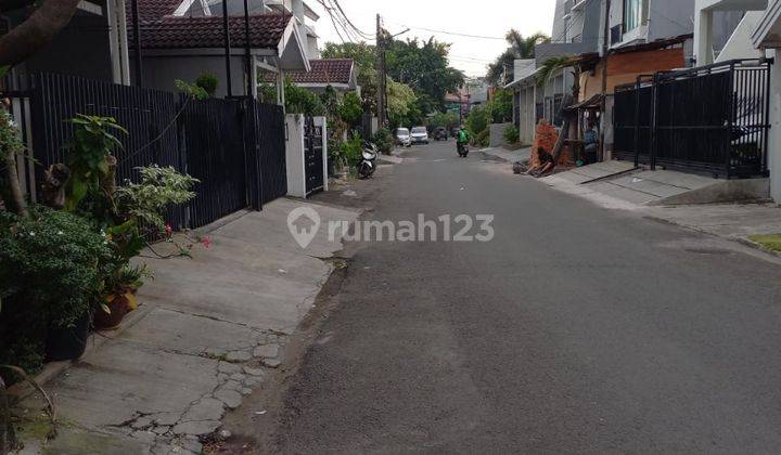 tampak depan rumah di interkota indah cengkareng,