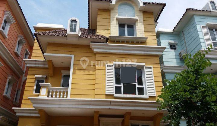 Rumah 3 Lantai Bagus di Montana Village Gading Serpong 1