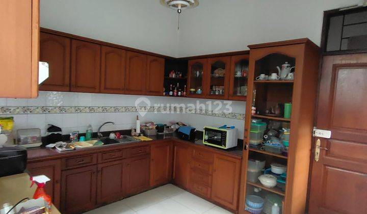 Rumah 2 Lantai Bagus Furnished di Taman Gandaria Jakarta Selatan 2