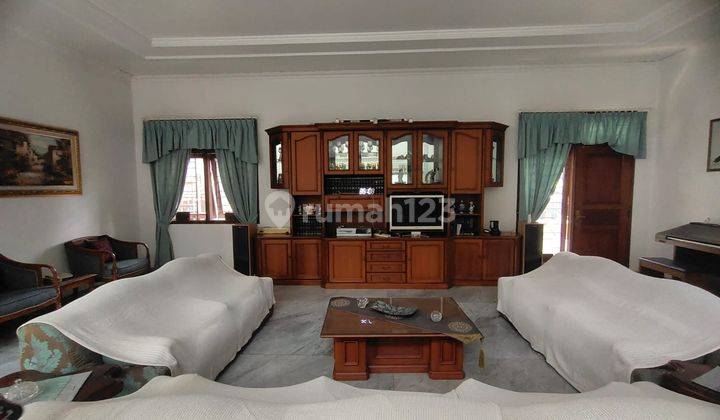 Rumah 2 Lantai Bagus Furnished di Taman Gandaria, Jakarta Selatan 2