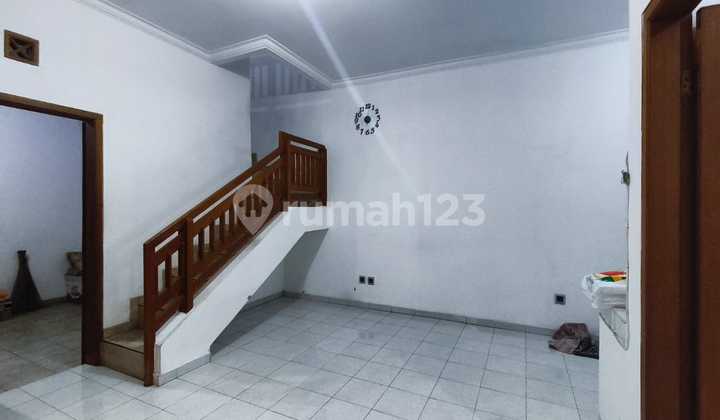 Rumah 2 Lantai Siap Huni Komplek Cigadung Dekat Itb Harga Terjangkau