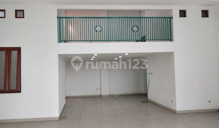 Disewakan Ruko 2,5 Lantai Siap Pakai Dekat Dago