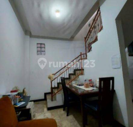 Disewakan Rumah 2 Lantai Strategis Sayap Pahlawan Un Furnished 2