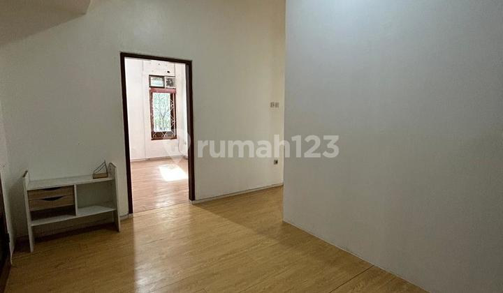 For Rent House Near Riau Street Suitable For Office 2