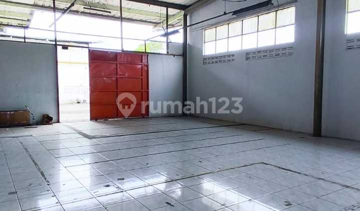 Good Warehouse Spacious 280M2 Ready to Use in Cicaheum Area, Central Bandung City