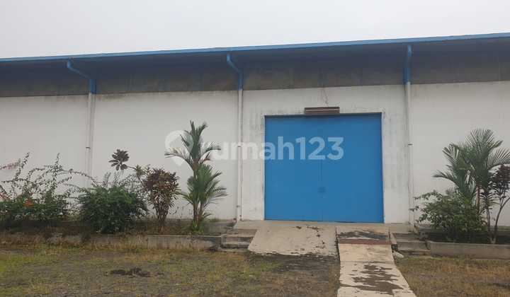 Spacious Strategic Warehouse in Leuwi Gajah