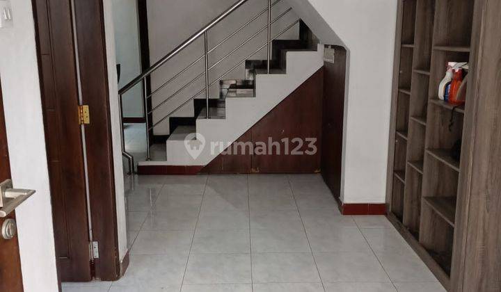 Disewakan Rumah Apik Siap Huni Semi Furnished 6