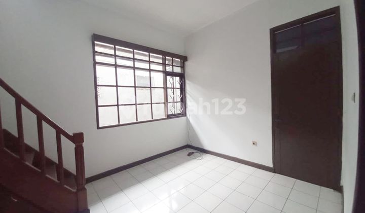 For Rent Spacious Strategic House Wing of Heroes 2