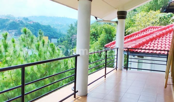 Disewakan Rumah Strategis Nyaman Terawat Dekat Dago Dengan View Pengunungan Bagus 1