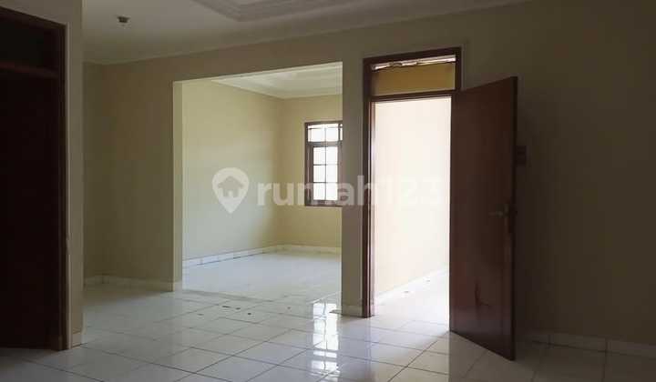 For Rent: House Suitable for Warehouse or Production Wing for Indonesian Migrant Workers 2